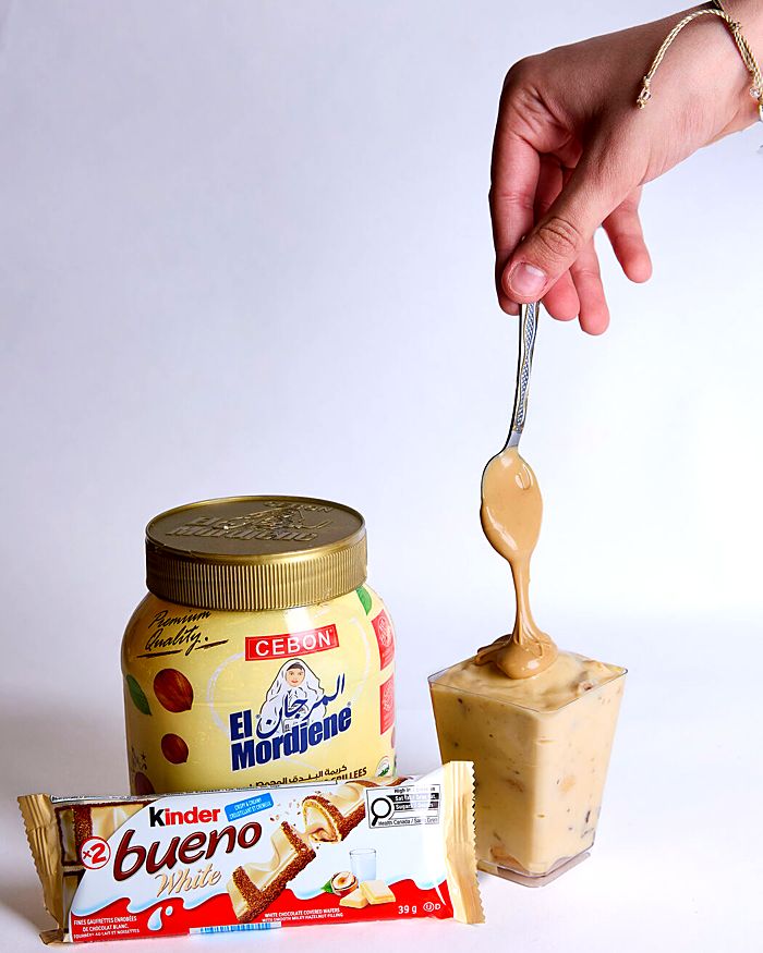 Nani ajoute la tartinade Bueno dans une verrine